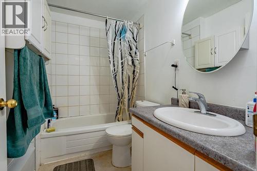 2465 3A Highway, Nelson, BC - Indoor Photo Showing Bathroom