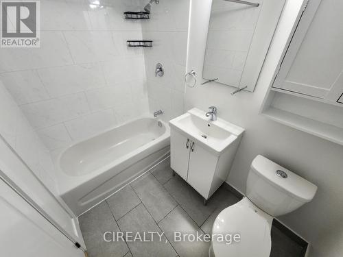 Lower - 31 Bailey Crescent, Aurora, ON - Indoor Photo Showing Bathroom
