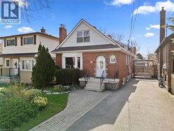 15 MILLEN Avenue  Hamilton, ON L9A 2T5