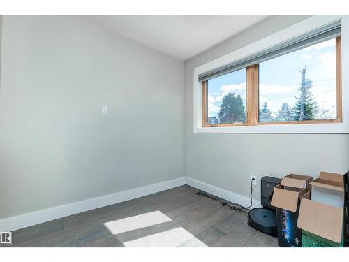 9629 84 Av Nw, Edmonton, AB - Indoor Photo Showing Other Room