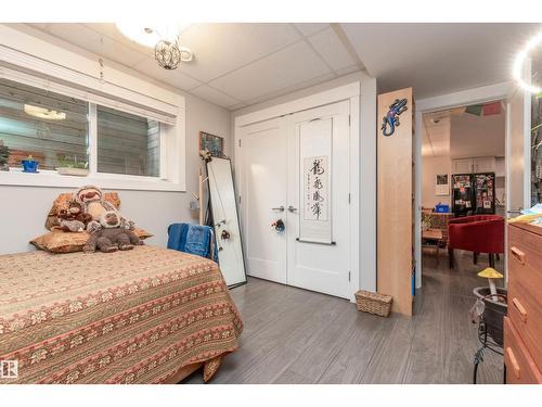 9629 84 Av Nw, Edmonton, AB - Indoor Photo Showing Bedroom