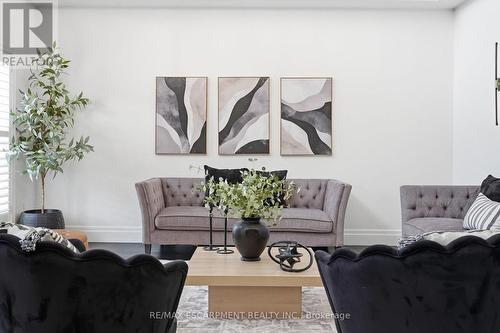 47 Winners Way, Hamilton, ON - Indoor Photo Showing Living Room
