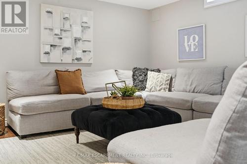 47 Winners Way, Hamilton, ON - Indoor Photo Showing Living Room