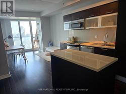 3404 - 386 YONGE STREET Toronto, ON M5B 0A5