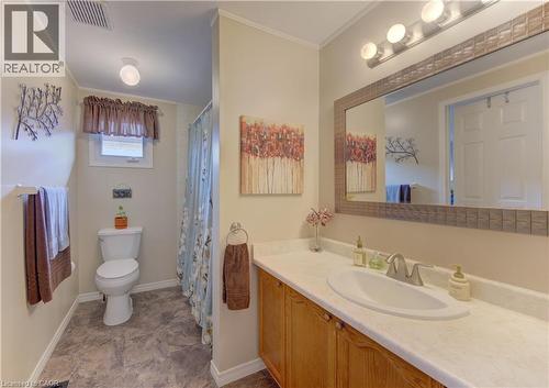 4 piece Family Bathroom - 7 Kilkerran Crescent, Kitchener, ON - Indoor Photo Showing Bathroom