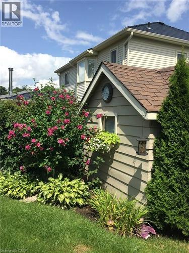 Gardens in Summer - 7 Kilkerran Crescent, Kitchener, ON - Outdoor