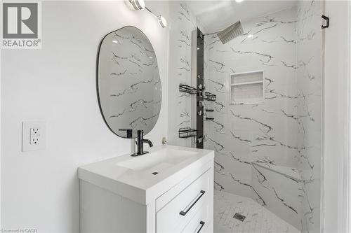 3 piece ensuite bathroom off master bedroom - 73 Gertrude Street, Hamilton, ON - Indoor Photo Showing Bathroom