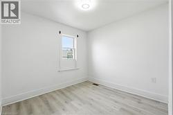Window in second bedroom - 