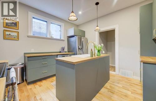 8 Spring Street E, Waterloo, ON - Indoor Photo Showing Kitchen