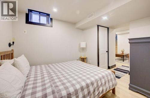 8 Spring Street E, Waterloo, ON - Indoor Photo Showing Bedroom