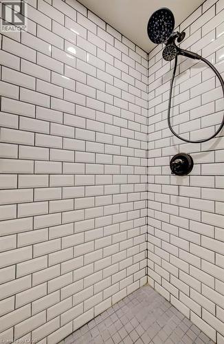 8 Spring Street E, Waterloo, ON - Indoor