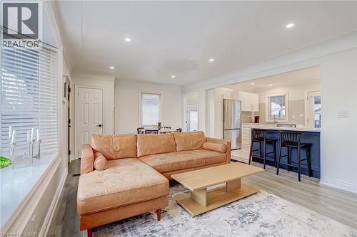 185 Deschene Avenue, Hamilton, ON - Indoor Photo Showing Living Room