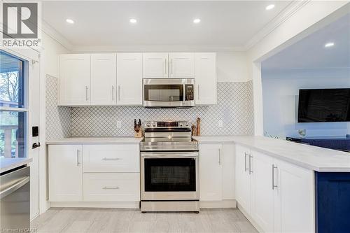 185 Deschene Avenue, Hamilton, ON - Indoor Photo Showing Kitchen