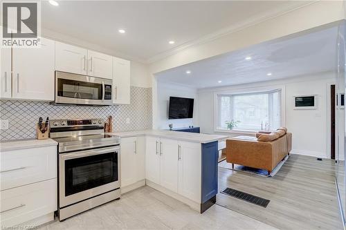 185 Deschene Avenue, Hamilton, ON - Indoor Photo Showing Kitchen