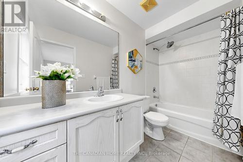 Ensuite with Primary - 3470 Angel Pass Drive, Mississauga, ON - Indoor Photo Showing Bathroom