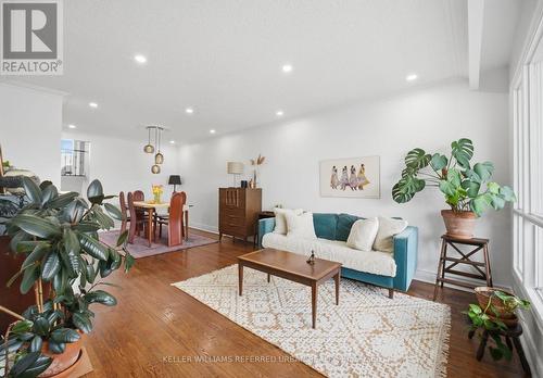 4135 DUNMOW CRESCENT  Mississauga, ON L4Z 1E1