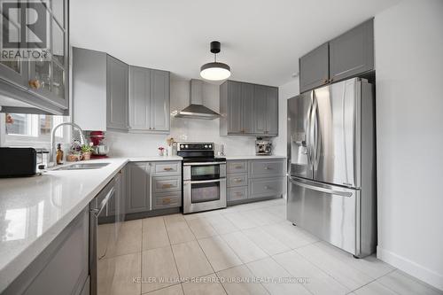 4135 Dunmow Crescent, Mississauga, ON - Indoor Photo Showing Kitchen