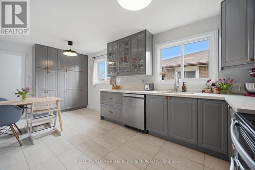 4135 Dunmow Crescent, Mississauga, ON - Indoor Photo Showing Kitchen