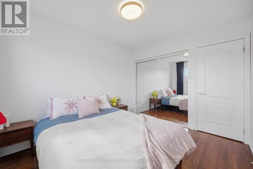 4135 Dunmow Crescent, Mississauga, ON - Indoor Photo Showing Bedroom