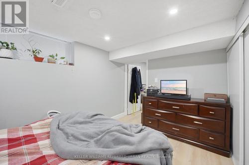 4135 Dunmow Crescent, Mississauga, ON - Indoor Photo Showing Bedroom