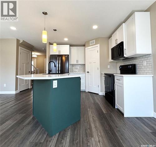 371 Childers Crescent, Saskatoon, SK - Indoor Photo Showing Kitchen