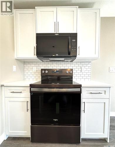 371 Childers Crescent, Saskatoon, SK - Indoor Photo Showing Kitchen