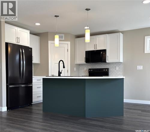 371 Childers Crescent, Saskatoon, SK - Indoor Photo Showing Kitchen With Upgraded Kitchen