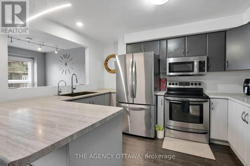 10 Collins Crescent, Brampton (Brampton North), ON - Indoor Photo Showing Kitchen