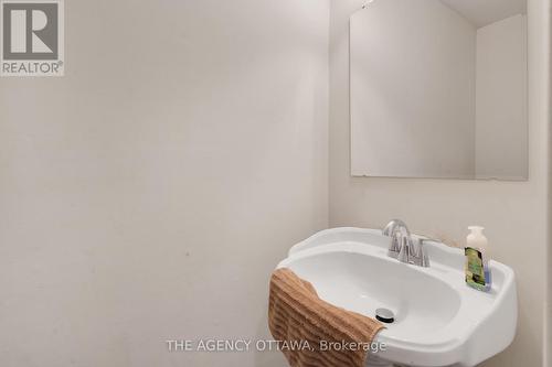 10 Collins Crescent, Brampton (Brampton North), ON - Indoor Photo Showing Bathroom
