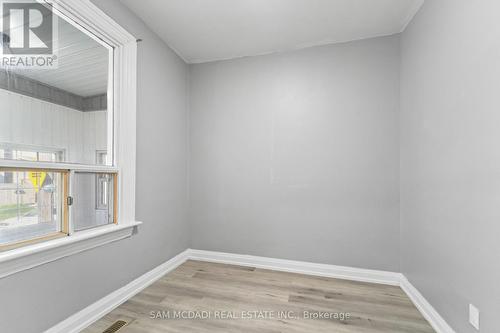 266 Beach Road, Hamilton, ON - Indoor Photo Showing Other Room