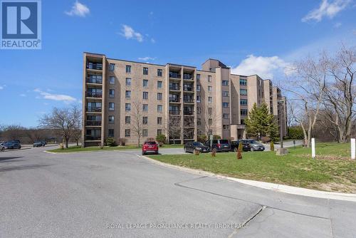 214 - 358 QUEEN MARY ROAD  Kingston (West Of Sir John A. Blvd), ON K7M 7E8