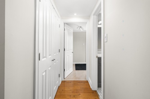 Hall d'entrée/Vestibule - 318 Av. Berkshire, Beaconsfield, QC - Indoor Photo Showing Other Room