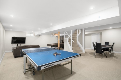 Salle de jeux - 318 Av. Berkshire, Beaconsfield, QC - Indoor Photo Showing Other Room