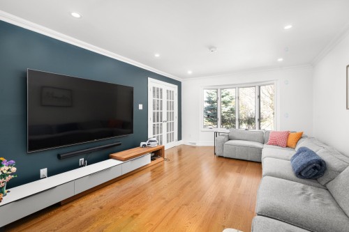Salon - 318 Av. Berkshire, Beaconsfield, QC - Indoor Photo Showing Living Room