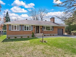 1995 Rue des Sorbiers  Saint-Bruno-De-Montarville, QC J3V 4N4