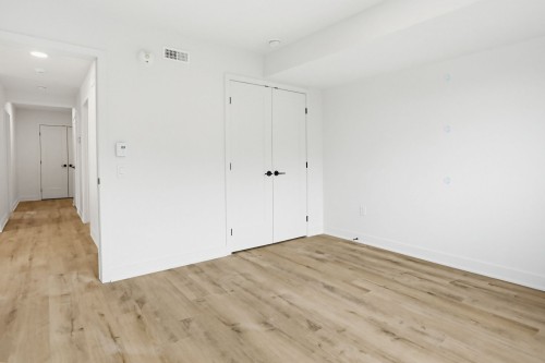 Salon - 5-70 Rue Alexandre, Lachute, QC - Indoor Photo Showing Other Room