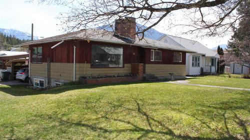 119 2Nd Avenue, Nakusp, BC - Outdoor