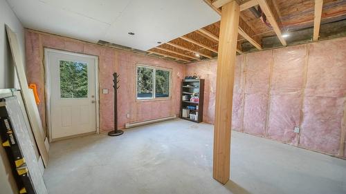 9934 Osprey Landing Drive, Wardner, BC - Indoor