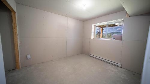 9934 Osprey Landing Drive, Wardner, BC - Indoor