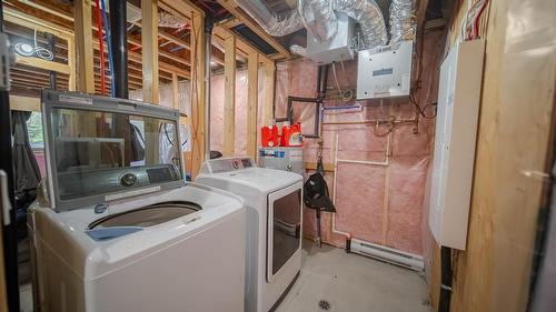 9934 Osprey Landing Drive, Wardner, BC - Indoor Photo Showing Laundry Room