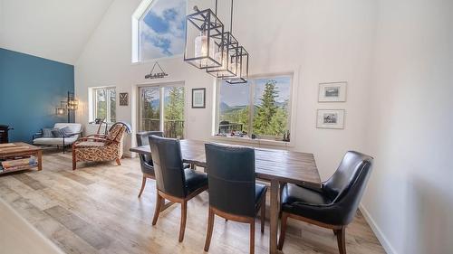 9934 Osprey Landing Drive, Wardner, BC - Indoor Photo Showing Dining Room
