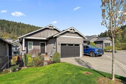 6 Massey Pl View Royal, BC V9B 0S9