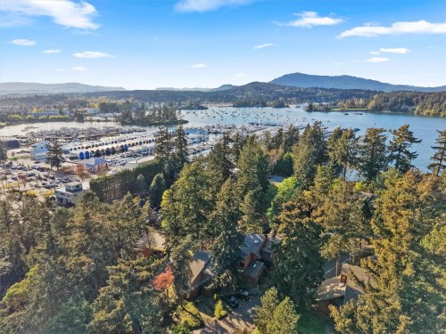 205-2341 Harbour Rd, Sidney, BC 