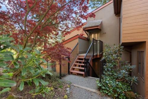 205-2341 Harbour Rd, Sidney, BC 