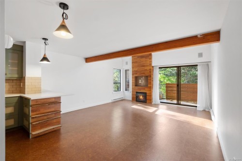 205-2341 Harbour Rd, Sidney, BC 