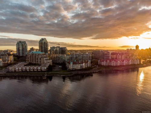 306-75 Songhees Rd  Victoria, BC V9A 7M5