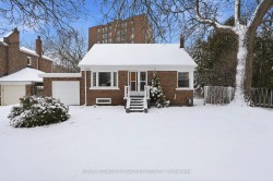 11 Innisdale Drive Toronto, ON M1R 1C4