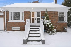 11 Innisdale Drive Toronto, ON M1R 1C4