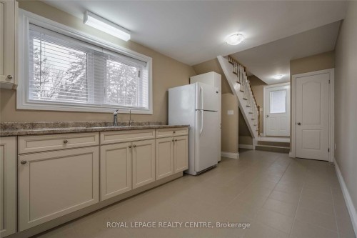 4-5425 Eighth Line, Milton, ON - Indoor Photo Showing Kitchen