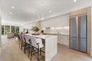 37 Rockmount Crescent, Gravenhurst, ON  - Indoor Photo Showing Kitchen With Upgraded Kitchen 